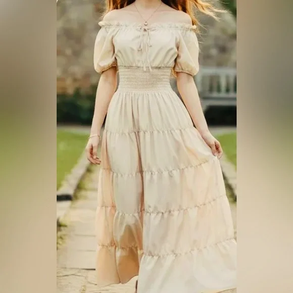 Renaissance Peasant Dress - Picture 3 of 8